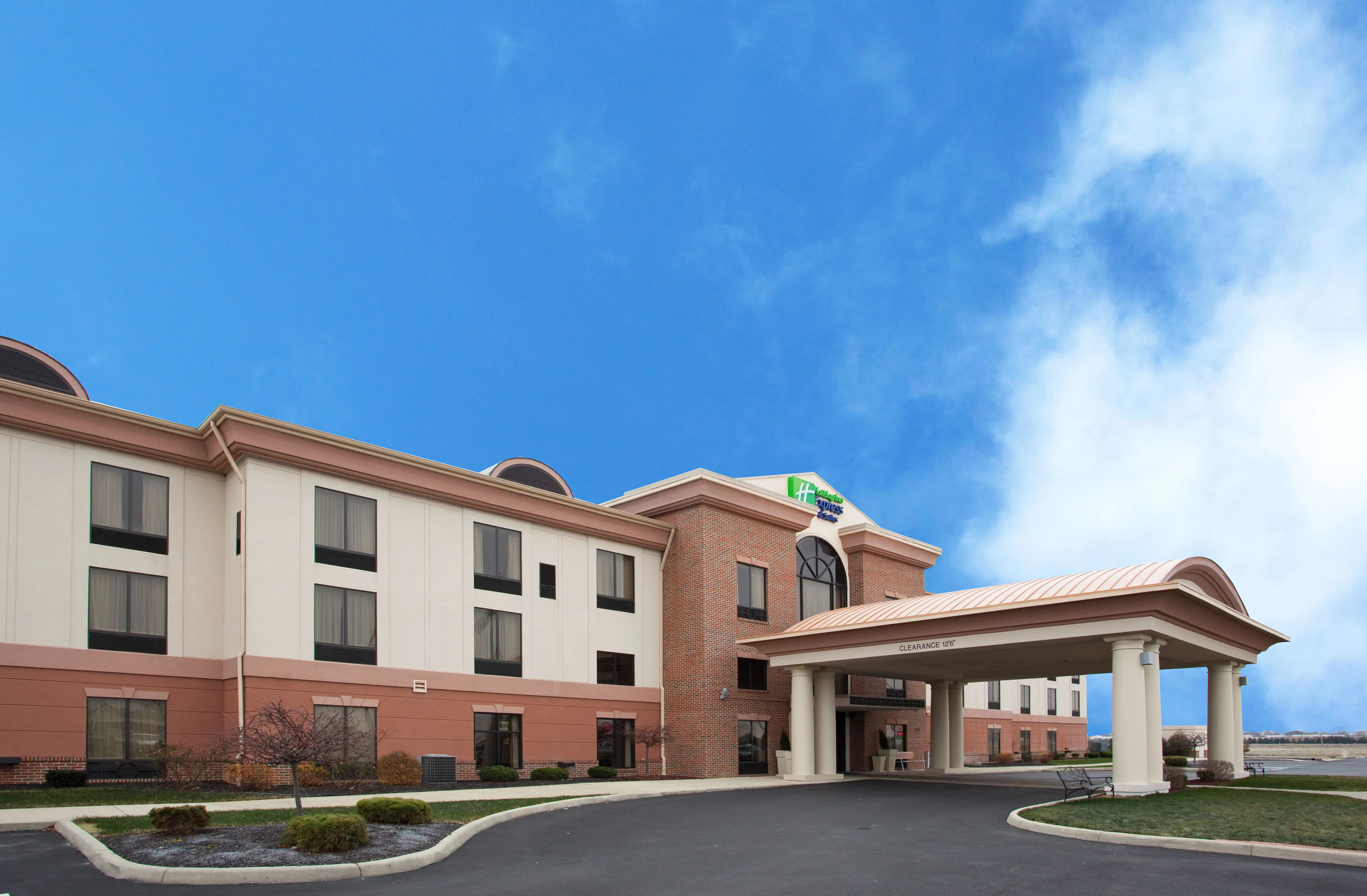 Holiday Inn Express & Suites
