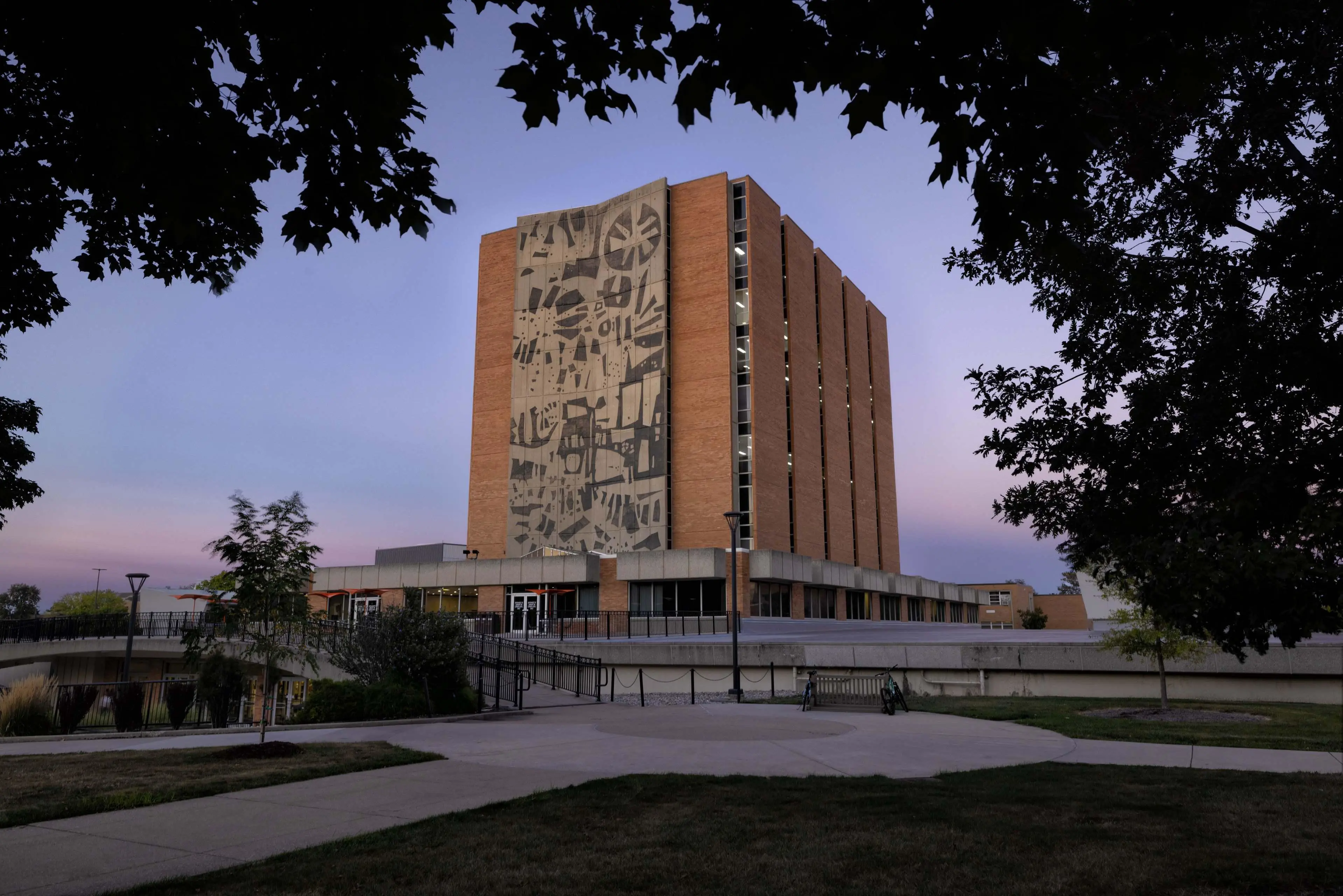 Bookmobile at BGSU: Browse, Borrow and Return on Campus