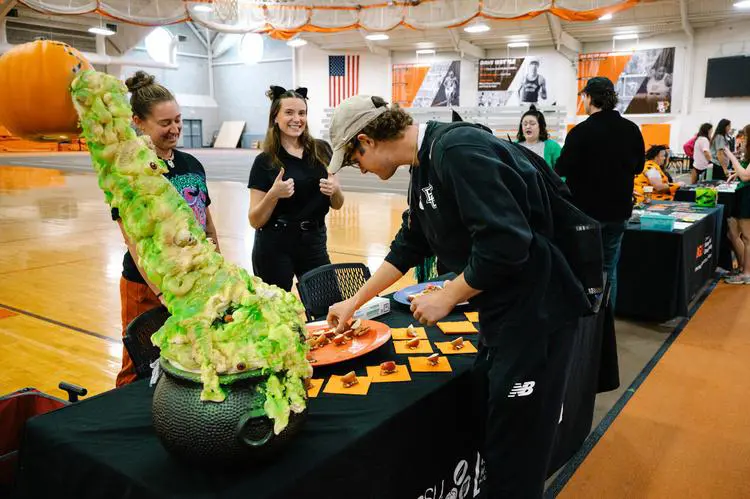 Well-O-Ween Walk and Pumpkin Decorating Contest